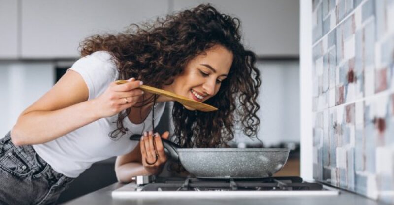 Economia na cozinha: produzindo ingredientes básicos em casa